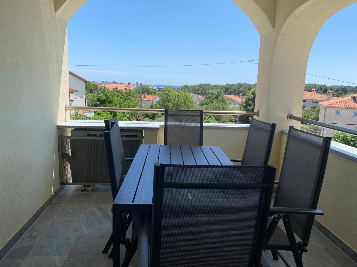 Villa Livi - Luxury Sea View Appartments Медулин Экстерьер фото